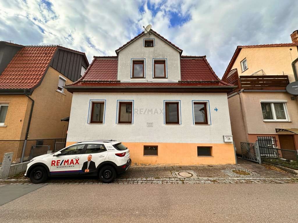 Immobilie in Rechberghausen - Viel Platz für Ihre Zukunft! 
Familienfreundliches Haus mit 6,5 Zimmer! - Bild 0