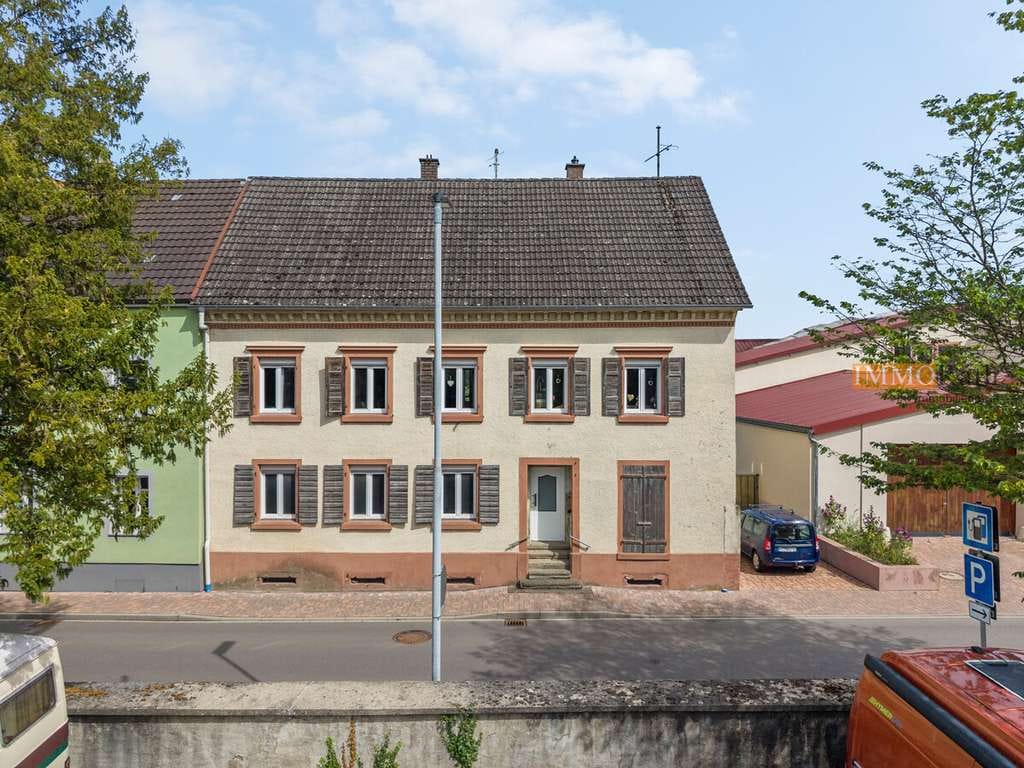 Immobilie in Eichstetten - IMMORath.de – Zweifamilienhaus mit Ausbaupotential und großzügige Gartenfläche - Bild 0