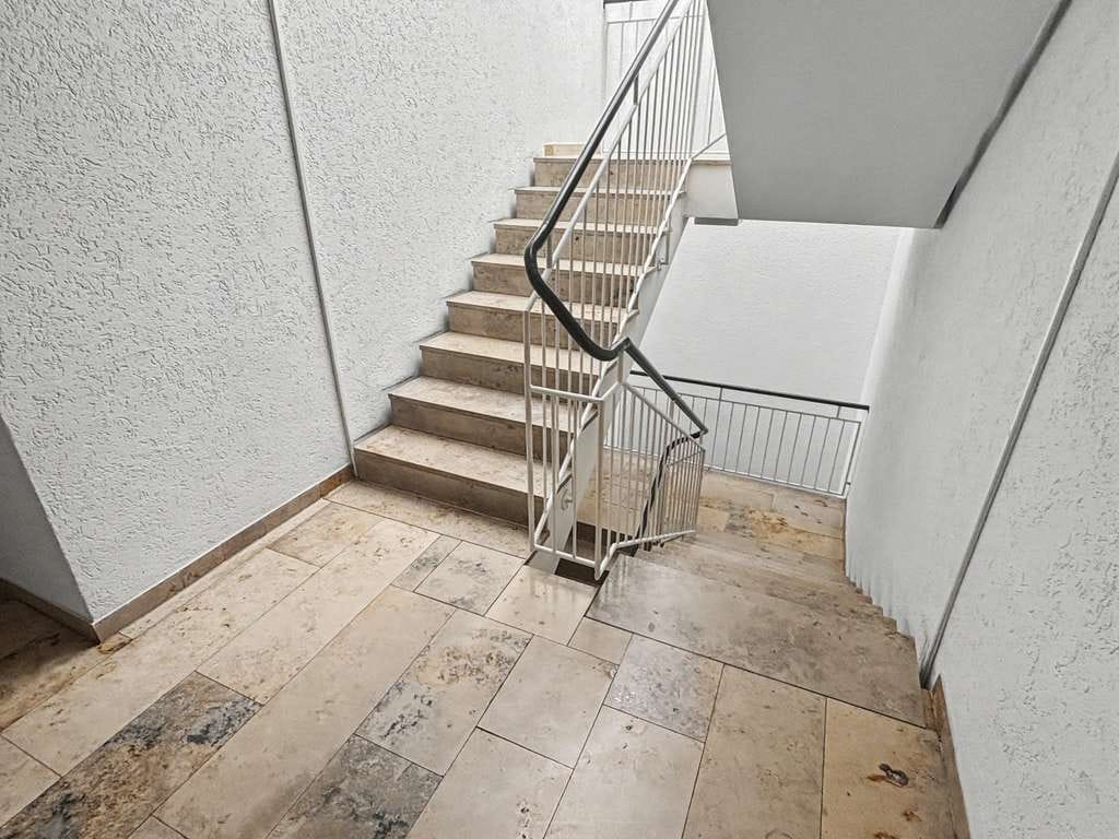 Immobilie in Fürth - Vermietete 1-Zimmer-Eigentumswohnung mit Tiefgaragen-Stellplatz in Fürth-Stadtmitte - Bild 2