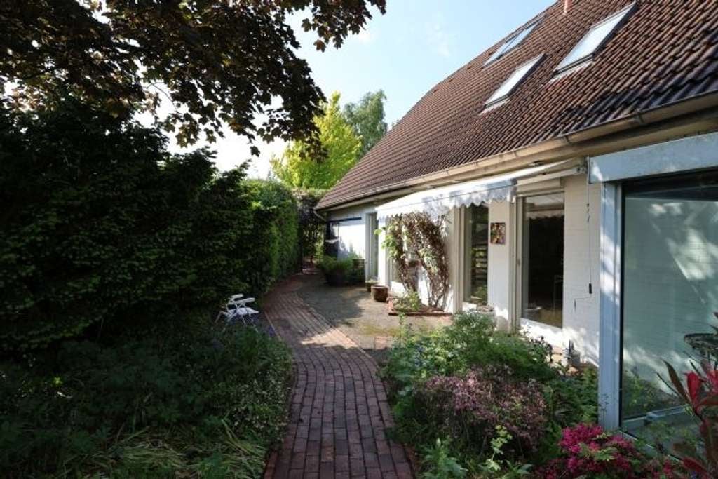 Immobilie in Heide - Komfortables Architektenhaus mit Galerie, Garage und großem Grundstück in Heide-Ost - Bild 4
