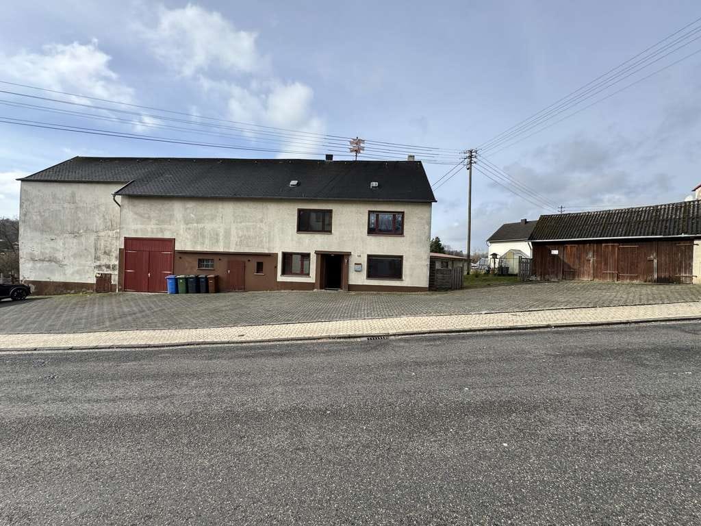 Immobilie in Dürrholz - Ihr Garten Eden! Bauernhaus mit 3.359 m² Grundstück, Nebengebäuden & Platz für Tiere und Hobby - Bild 2