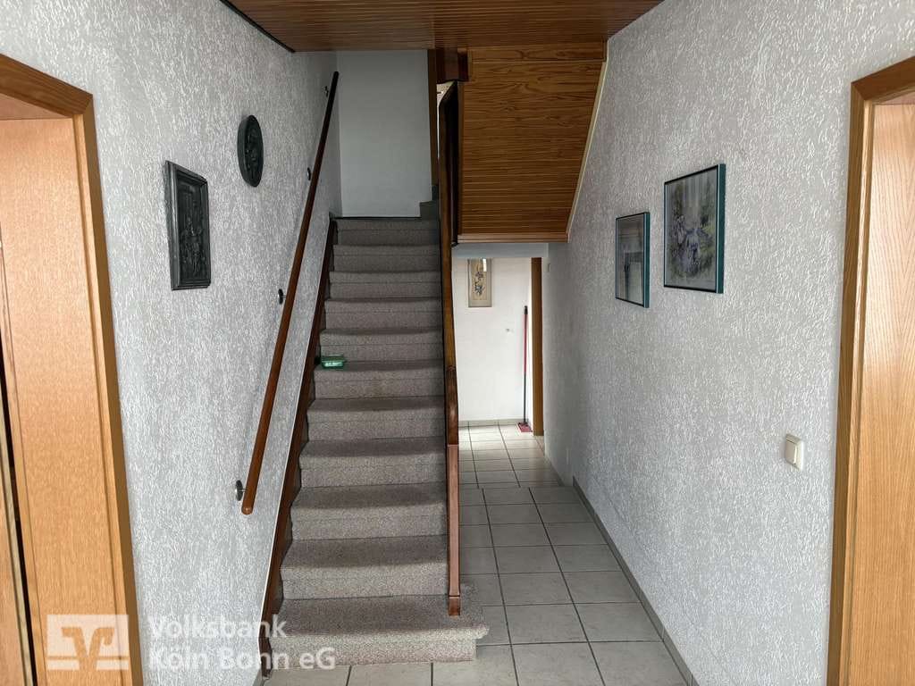 Immobilie in Brühl - Brühl-Schwadorf - Großzügiges 1-2 Familienhaus mit 2 Garagen und weitläufigem Garten - Bild 4