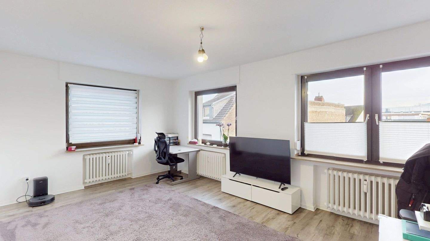 Immobilie in Euskirchen - Attraktives Stadthaus || Solide Kapitalanlage || Langfristige Perspektive - Bild 2