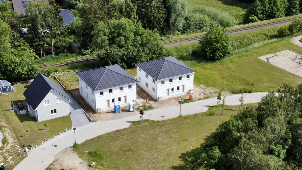 Immobilie in Sanitz - Doppehaushälfte inkl. Grundstück in sympathischer Nachbarschaft! - Bild 0