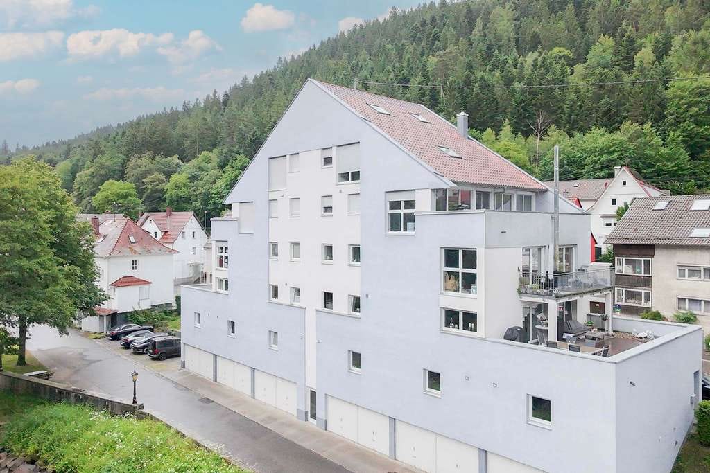 Immobilie in Unterreichenbach - Attraktive 4-Zimmer-Familienwohnung mit Terrasse & Küche inklusive – Unterreichenbach - Bild 0