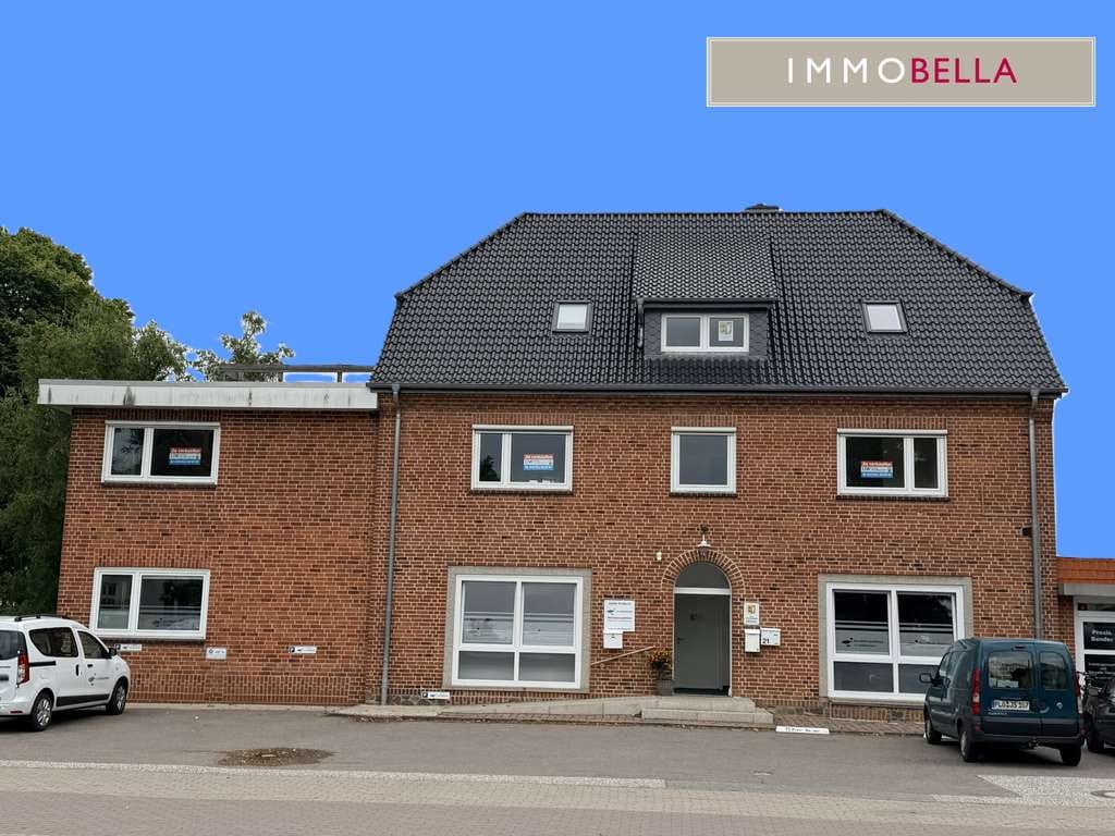 Immobilie in Oldenburg in Holstein - Wohnung mit 2 Stellplätzen zum Renovieren - Bild 0