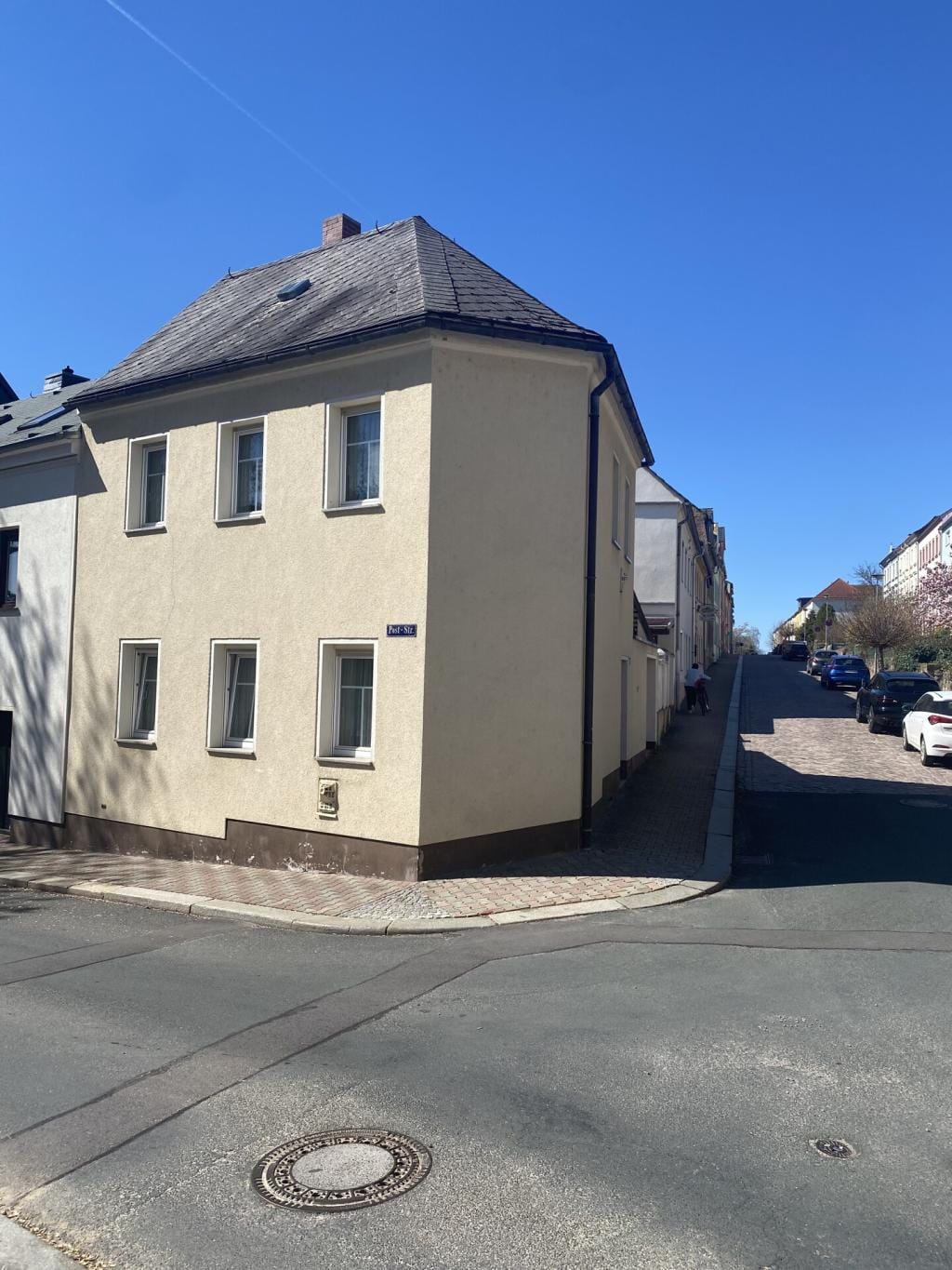 Immobilie in Roßwein - Eckhaus-Chance mit Garage: 5 Zimmer zum Top-Preis - Modernisieren & Einziehen Verhandlungsbasis - Bild 1