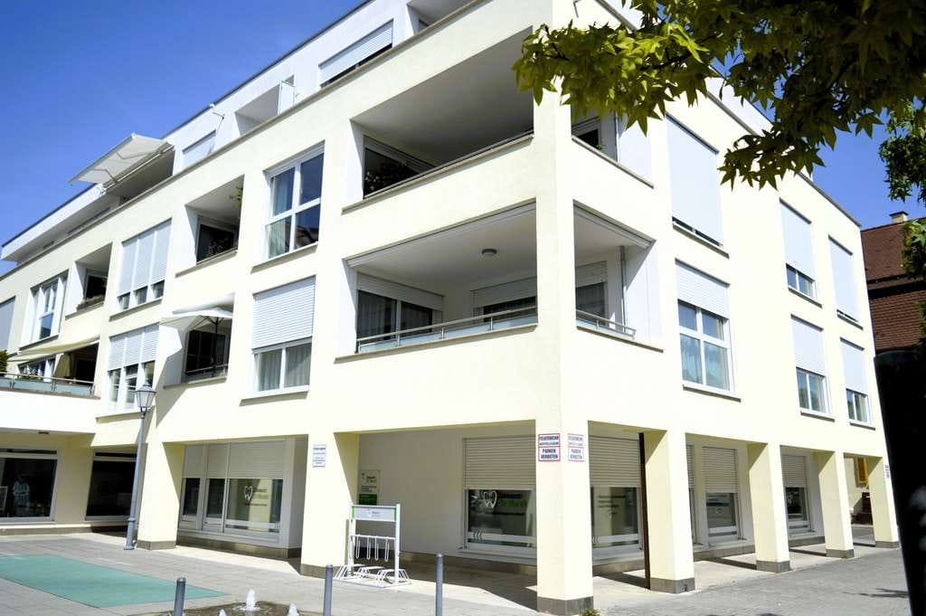 Immobilie in Neuffen - Modernes, barrierefreies Wohnjuwel mit 45 m² Sonnenterrasse im ruhigen Herzen von Neuffen ! - Bild 1
