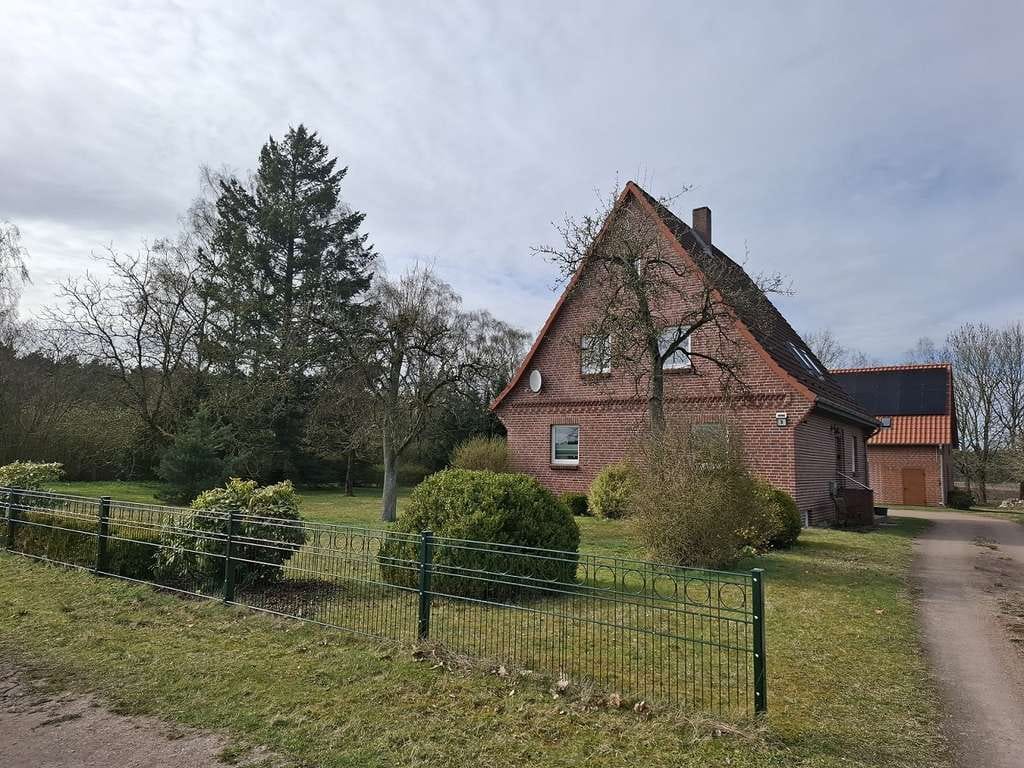 Immobilie in Egestorf - EFH in Traumlage inmitten der Natur: Wärmepumpe, PV, mit 4,1 ha Fläche direkt am Haus - Evendorf - Bild 0