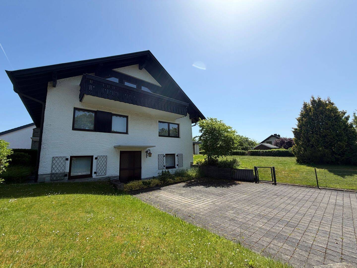Immobilie in Witzenhausen - Architektonisch großzügige Immobilie mit Schwimmhalle und großem Grundstück in Witzenhausen - Bild 0