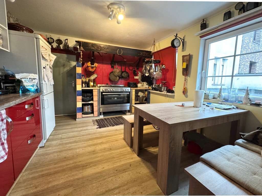 Immobilie in Troisdorf - Mehrfamilienhaus mit großem Garten und attraktiven Grundrissen - Bild 2