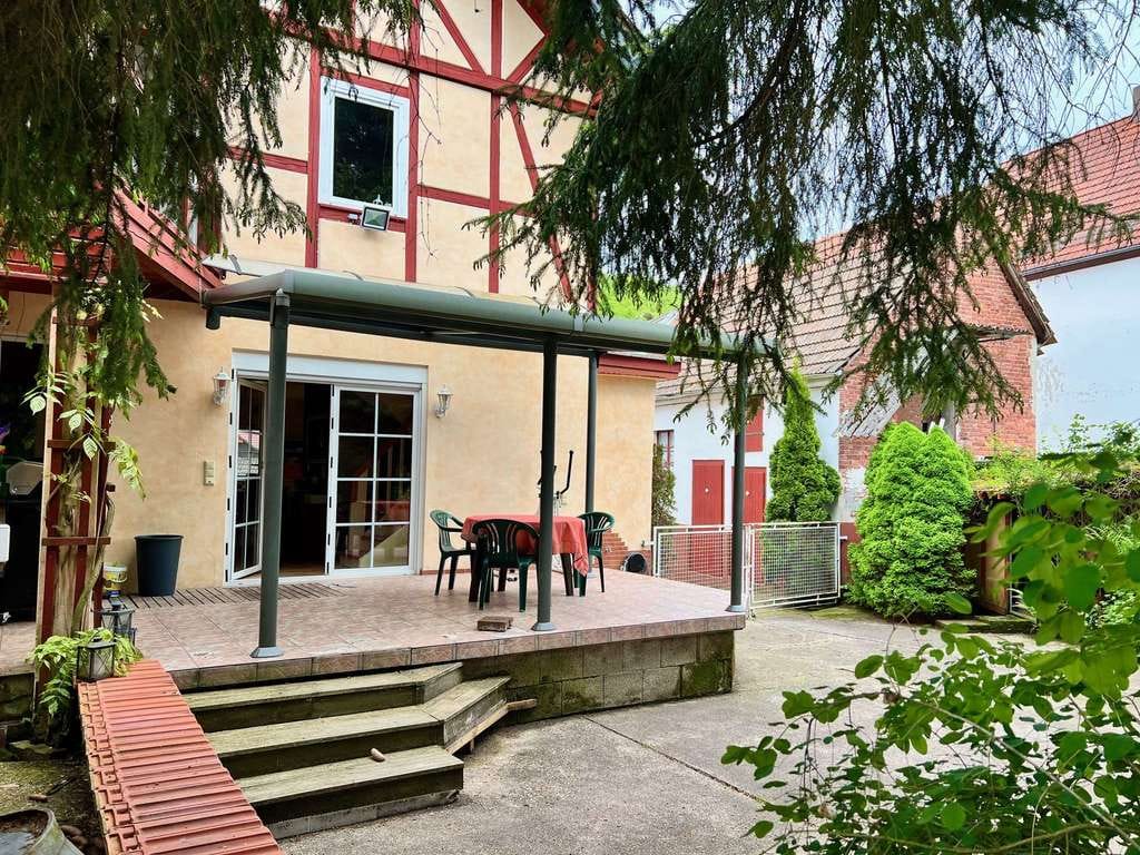 Immobilie in Wehretal - Bezauberndes Fachwerkhaus mit Nebengebäude und Gartenidylle in Wehretal - Bild 2