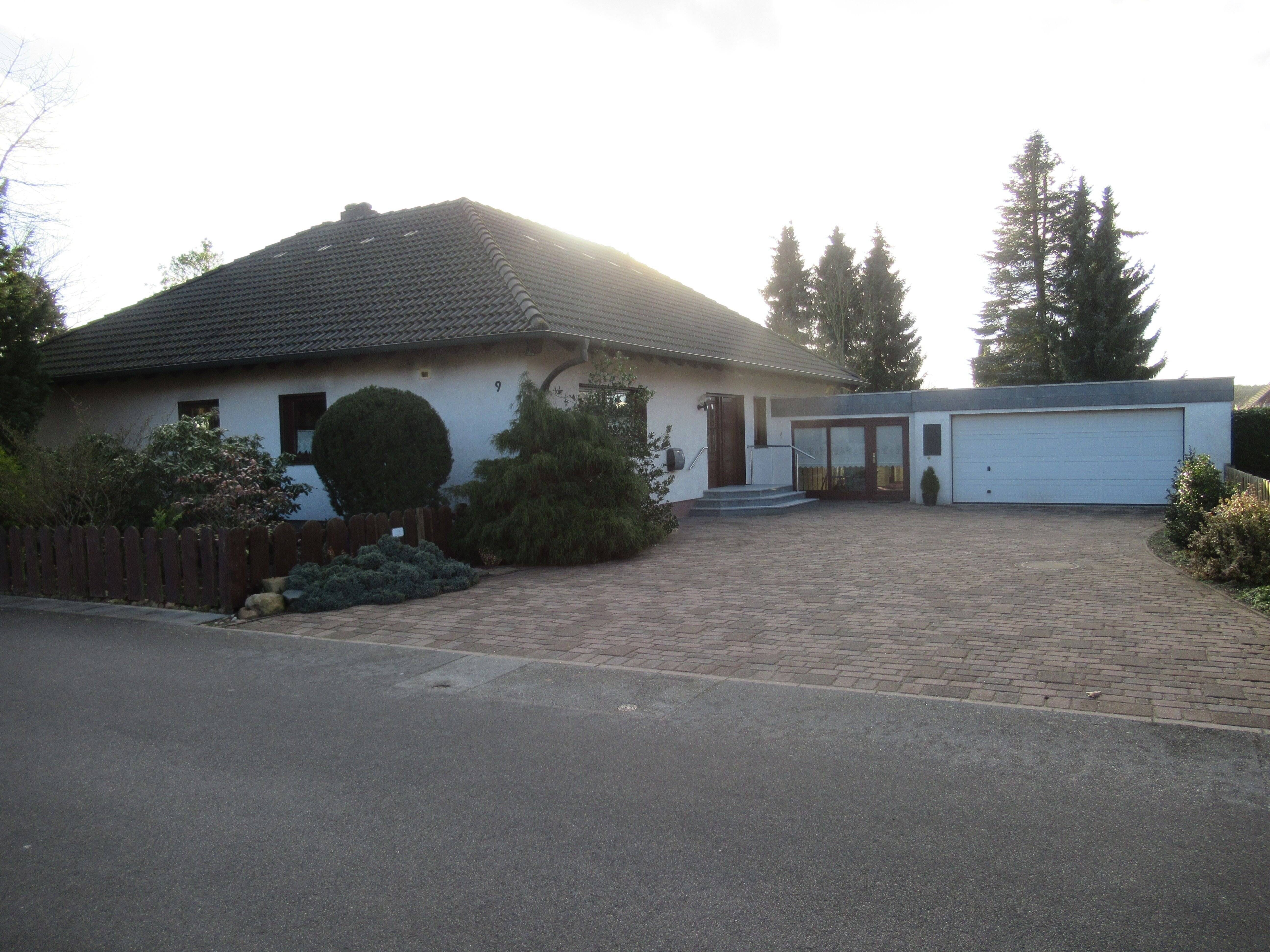 Immobilie in Westergellersen -  PREISSENKUNG - Bungalow mit Souterrain und ausbaufähigem Dachgeschoss in Westergellersen   - Bild 0