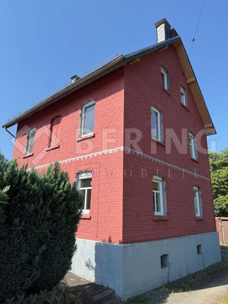 Immobilie in Siegen - VIELE ZIMMER - VIELE MÖGLICHKEITEN - SIEGEN BIRLENBACH - Bild 1