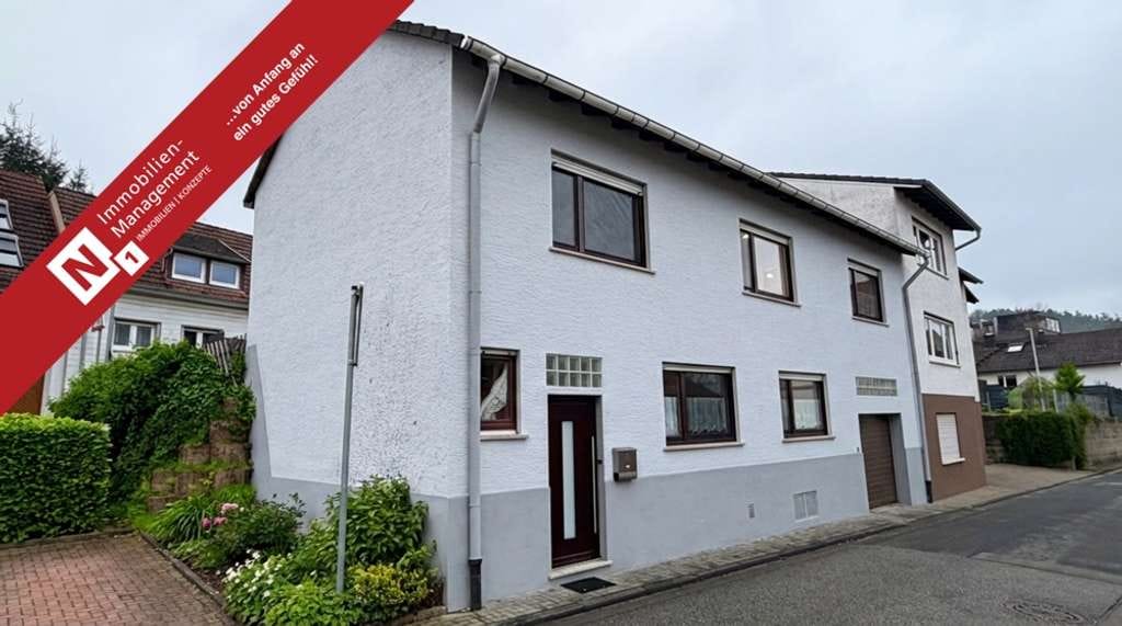Immobilie in Hochspeyer - Frei ab 01.04.2026 - Renoviertes Einfamilienhaus mit kleinem Garten und Garage - Bild 0