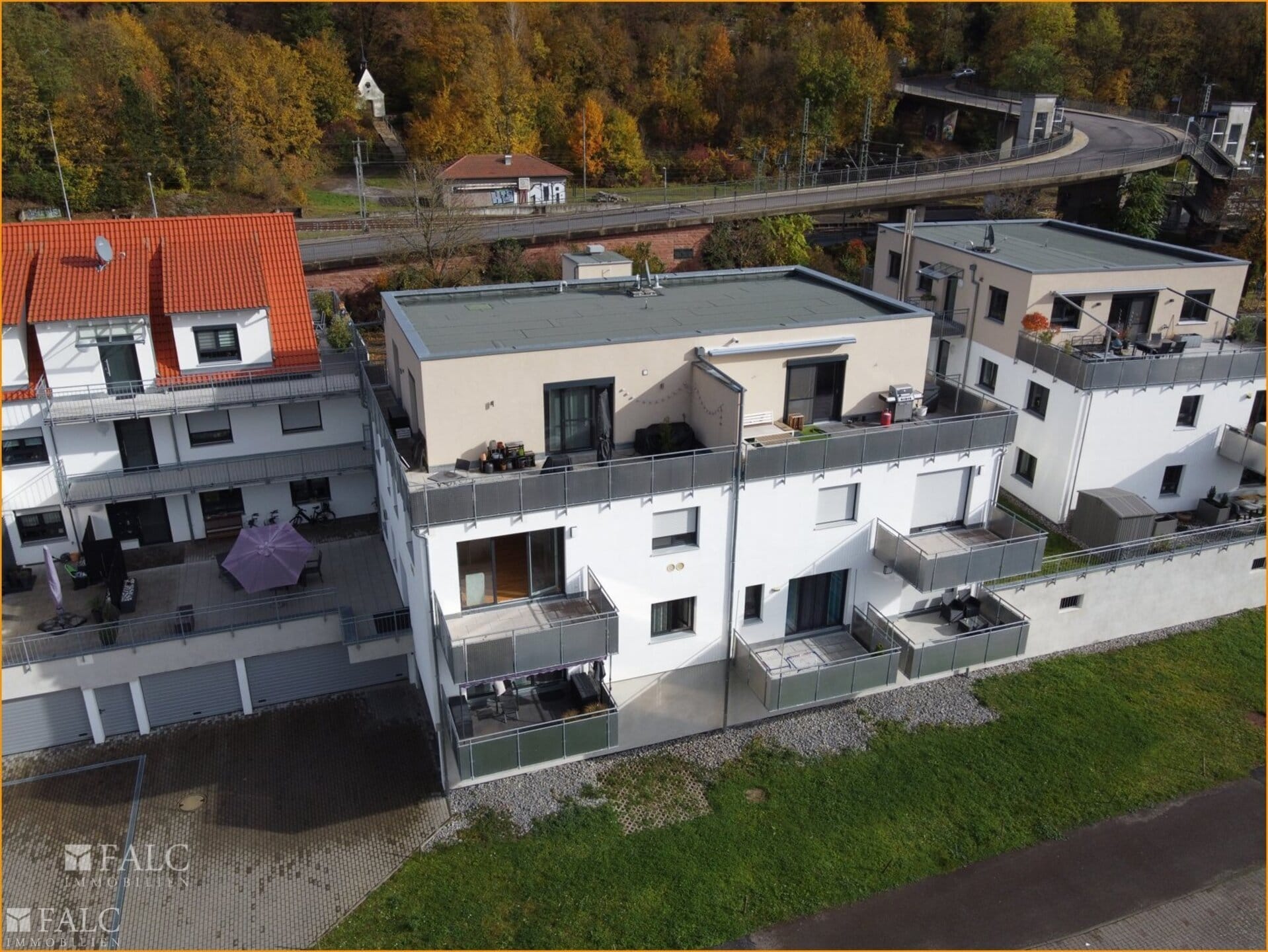 Immobilie in Seckach - Neuwertige Erdgeschosswohnung mit Terrasse und Balkon - Bild 2