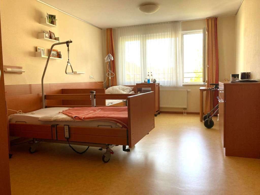 Immobilie in Edingen-Neckarhausen - Schönes Appartement in grüner Seniorenanlage -attraktive Rendite - namhafter Betreiber - - Bild 1