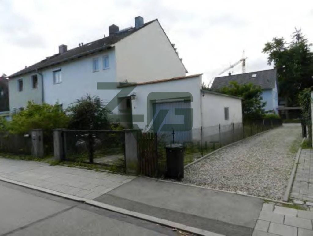 Immobilie in Eichenau - Eichenau: Einfamilienhaus mit Garage - Bild 2