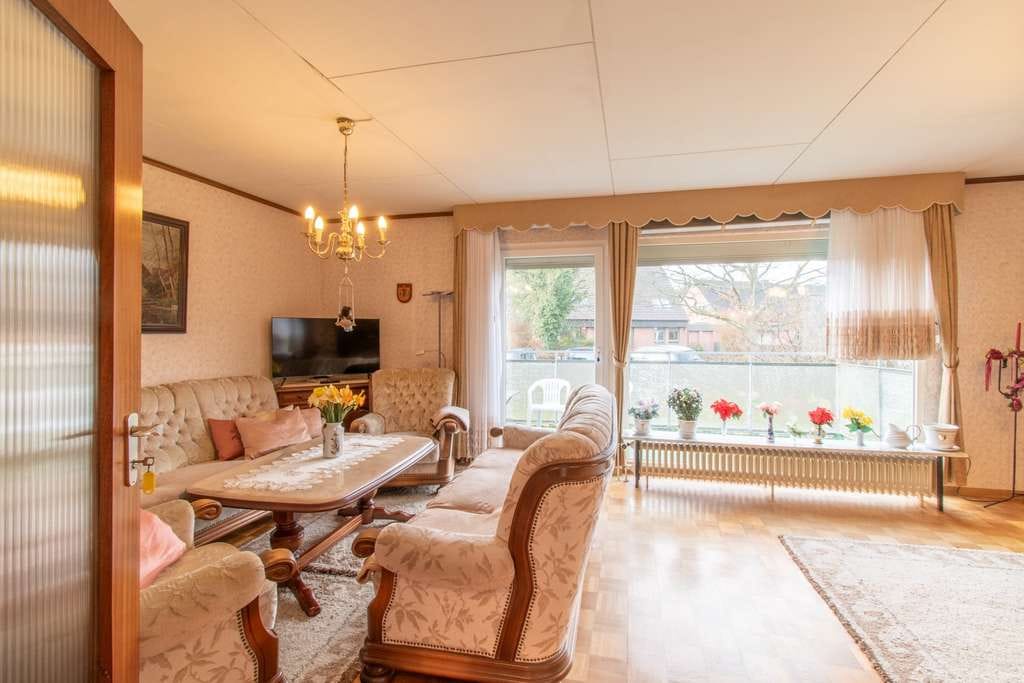 Immobilie in Preetz - familienfreundliches Einfamilienhaus in Toplage - Bild 2