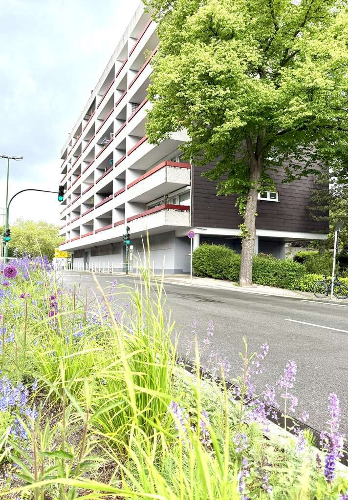 Immobilie in Essen - Borbeck Mitte*Immobilienpaket*Praxis*mögliche Wohnnutzung nach Genehmigung* 3 ETW * 2 Stellplätze * - Bild 1