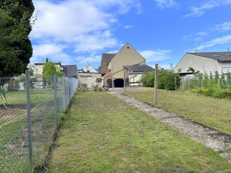 Immobilie in Hadamar - Charmantes Einfamilienhaus mit Scheune, weiteren Nebengebäuden und großzügigem Garten in Niederhadamar - Bild 4