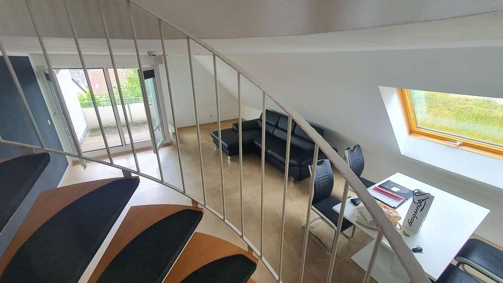 Immobilie in Kirchberg an der Murr - Helle 2 1/2-Zi.-Maisonette Whg. mit toller Aussicht in Kirchberg - Bild 2