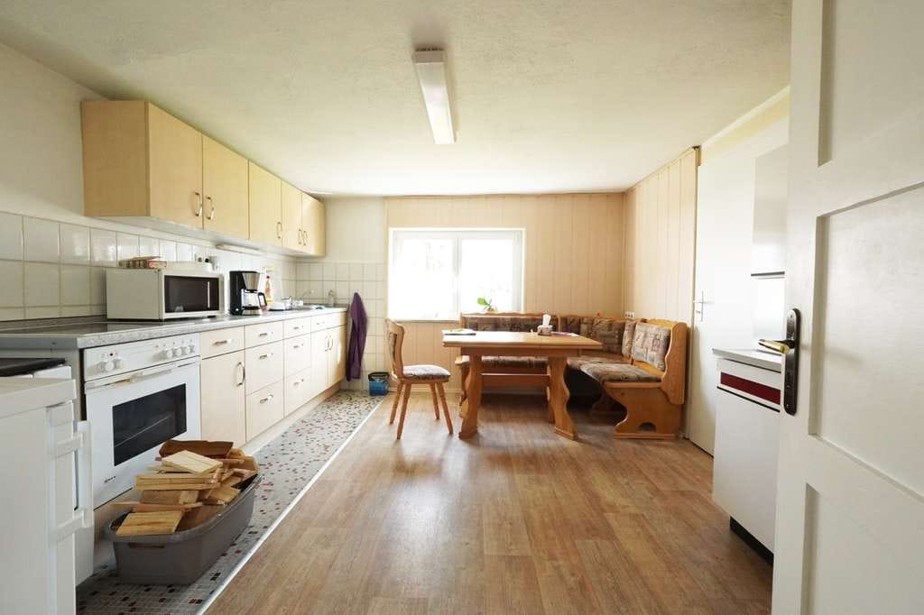 Immobilie in Penzing - Schönes Haus mit viel Platz - und großzügigem Grundstück - Bild 3
