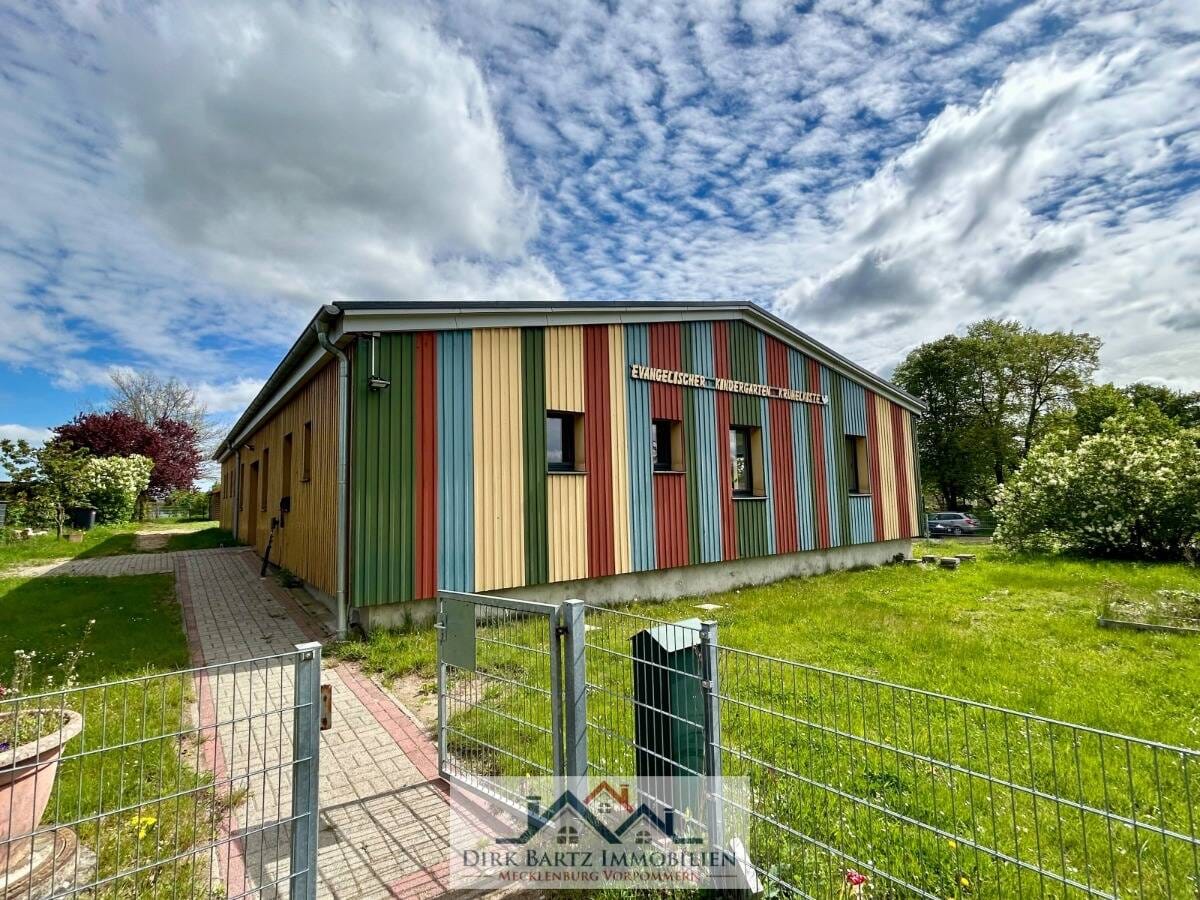 Immobilie in Borrentin - Immobilienprojekt mit Zukunft: Umbau zu Wohnraum möglich - Bild 1