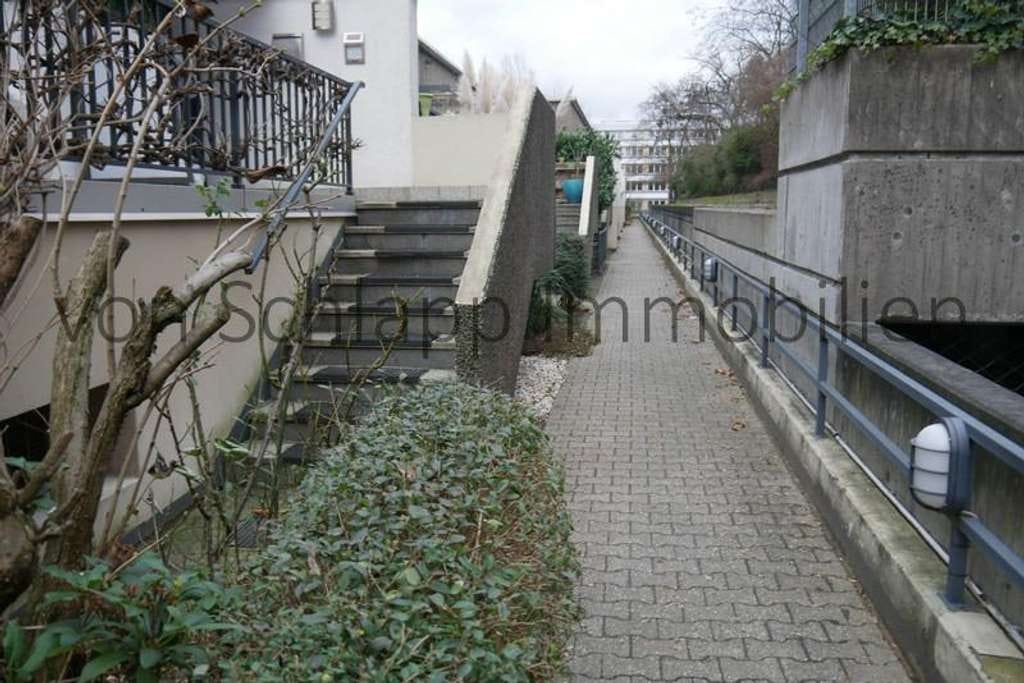 Immobilie in Neuss - Delta-Haus: WZ, 3 SZ, Küche, 2 Bäder, Terrasse, ca. 120 qm, Abstellraum, TG (Aufpreis), gepflegt! - Bild 4