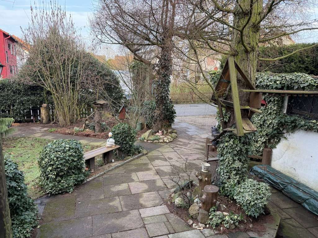 Immobilie in Schermbeck - Eigene Wohnideen verwirklichen in einem renovierungsbedürftigen Einfamilienhaus mit drei Garagen! - Bild 3