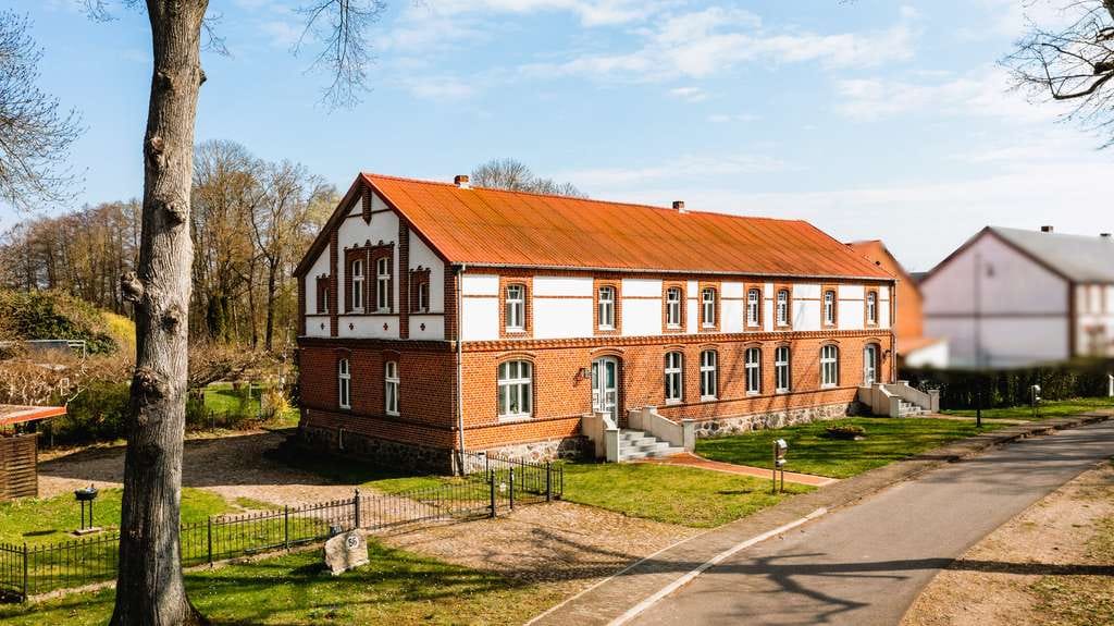 Immobilie in Ziegendorf - Einfamilienhaus mit Einliegerwohnung in zentraler Lage in Plau am See - Bild 2