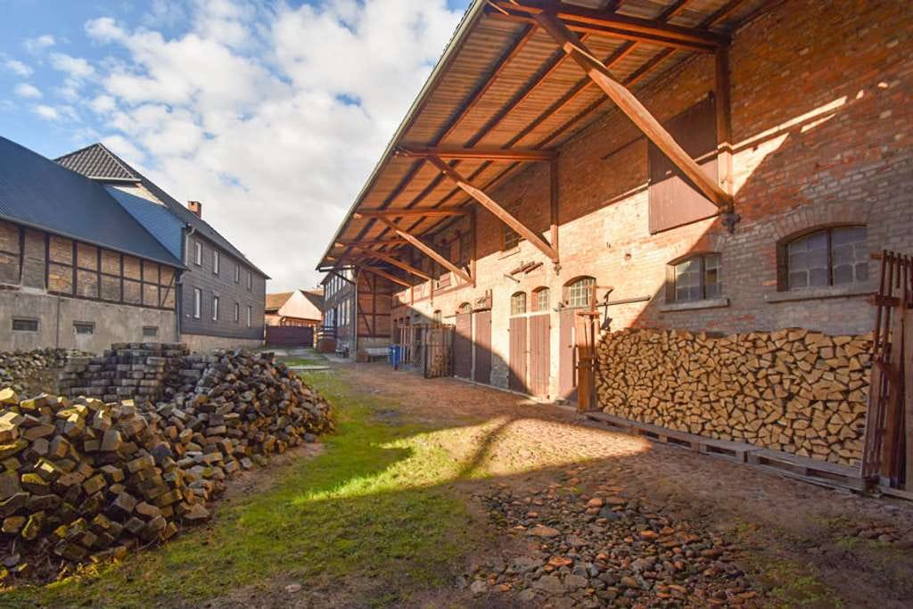 Immobilie in Bahrdorf - Großzügiger Resthof mit vielseitigen Nutzungsmöglichkeiten in Bahrdorf! - Bild 0