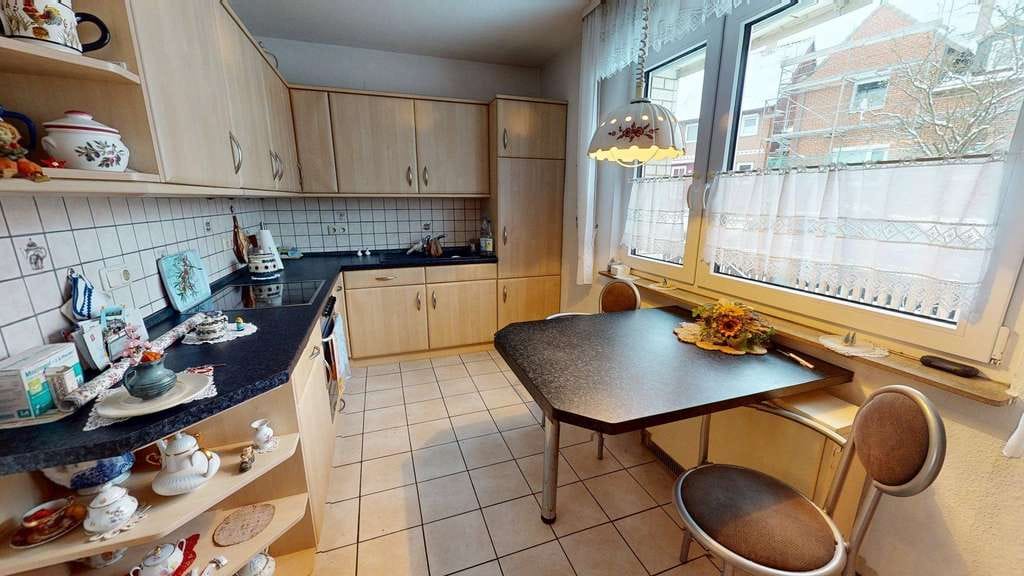 Immobilie in Bad Salzdetfurth - Charmantes Haus mit großem Potenzial – modernisieren & einziehen - Bild 1