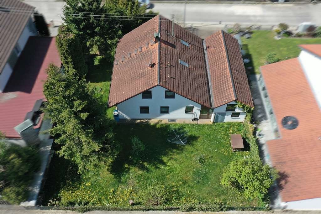 Immobilie in Binswangen - Attraktives Einfamilienhaus mit Garten u. Garage nahe Wertingen! Ideal für Augsburg Pendler! - Bild 2