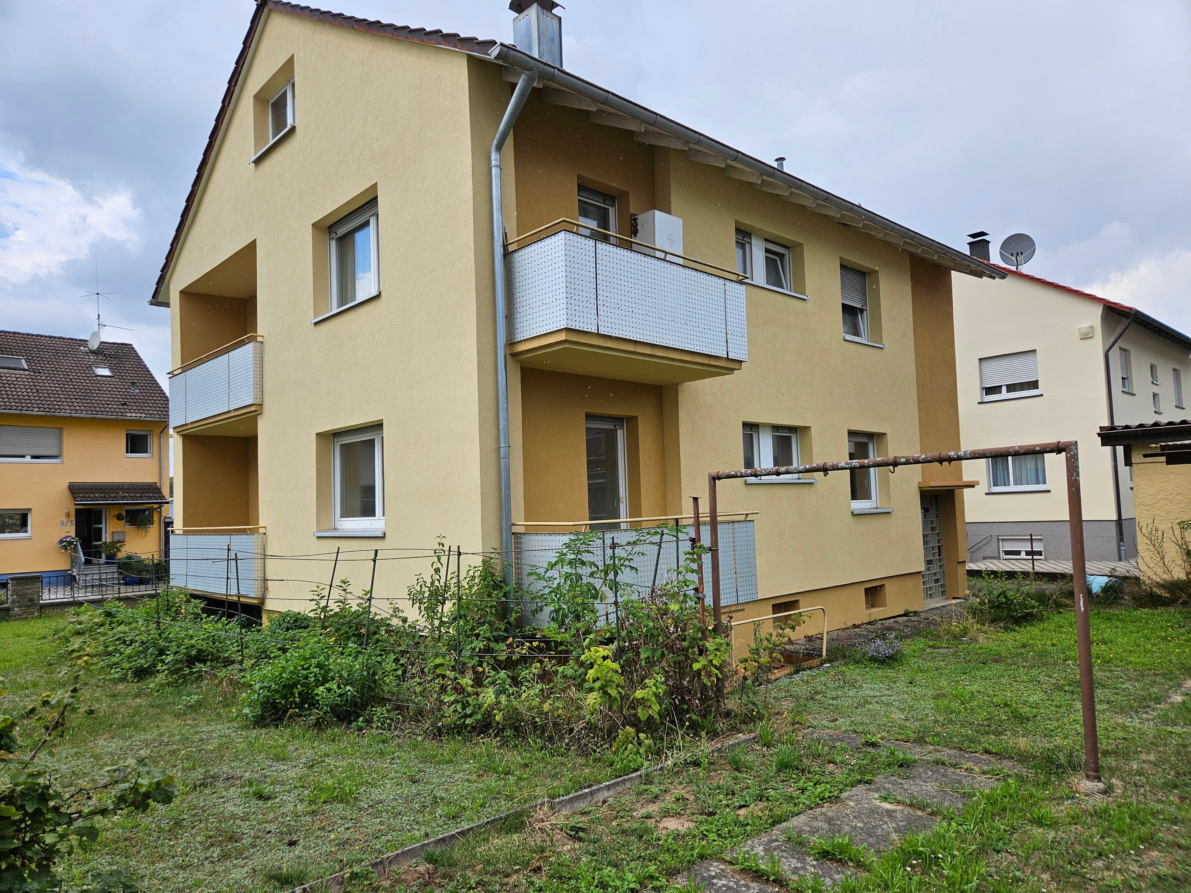 Immobilie in Königsbach-Stein - Freistehendes Zweifamilienhaus in bevorzugter Ortsrandlage von 75203 Königsbach-Stein - Bild 1
