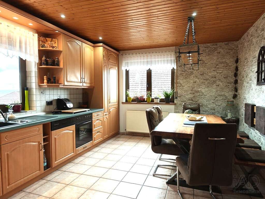 Immobilie in Vendersheim - Raumwunder mit Perspektive
Großes EFH mit Einliegerwohnung in Vendersheim - Bild 3
