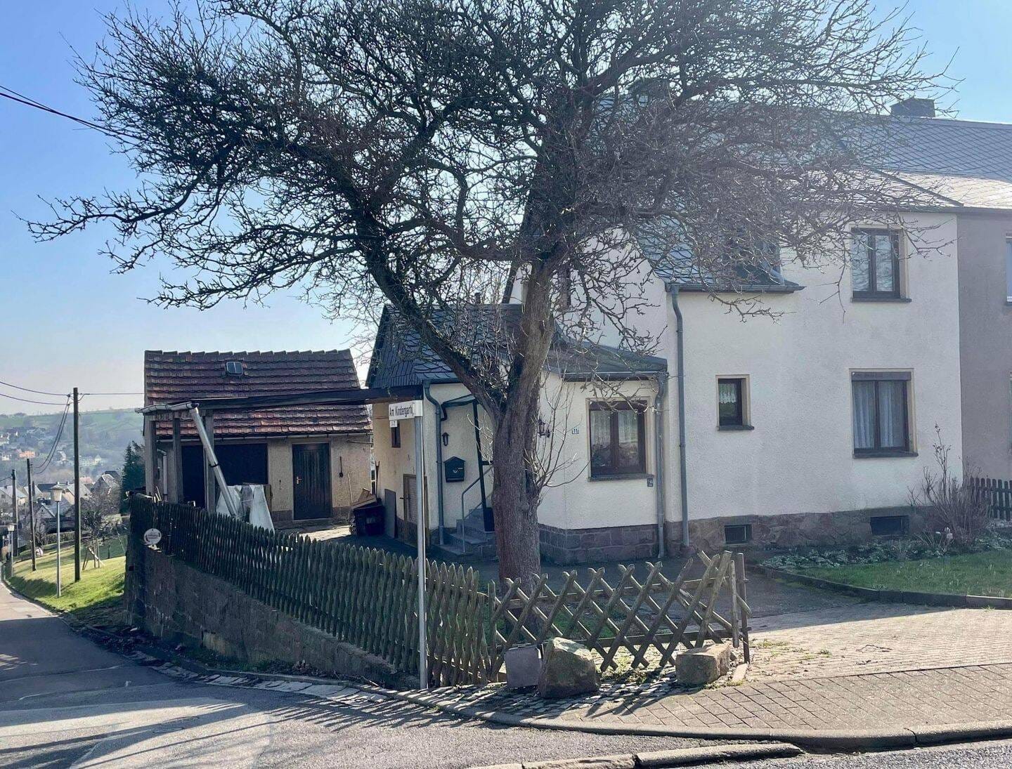 Immobilie in Lunzenau - Doppelhaushälfte mit großem Grundstück - Bild 1