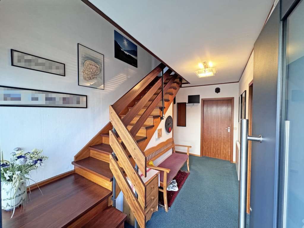 Immobilie in Hamberge - Hamberge: Modernisiertes Einfamilienhaus mit Garage, Wohnkeller und Südgrundstück - Bild 2