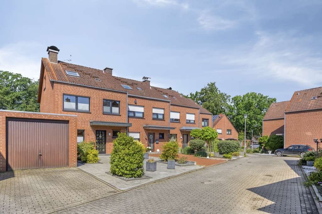 Immobilie in Saerbeck - Homeoffice gesucht? Ruhiges Reihenendhaus mit Garten, Spitzboden und Vollkeller - Saerbeck - Bild 2