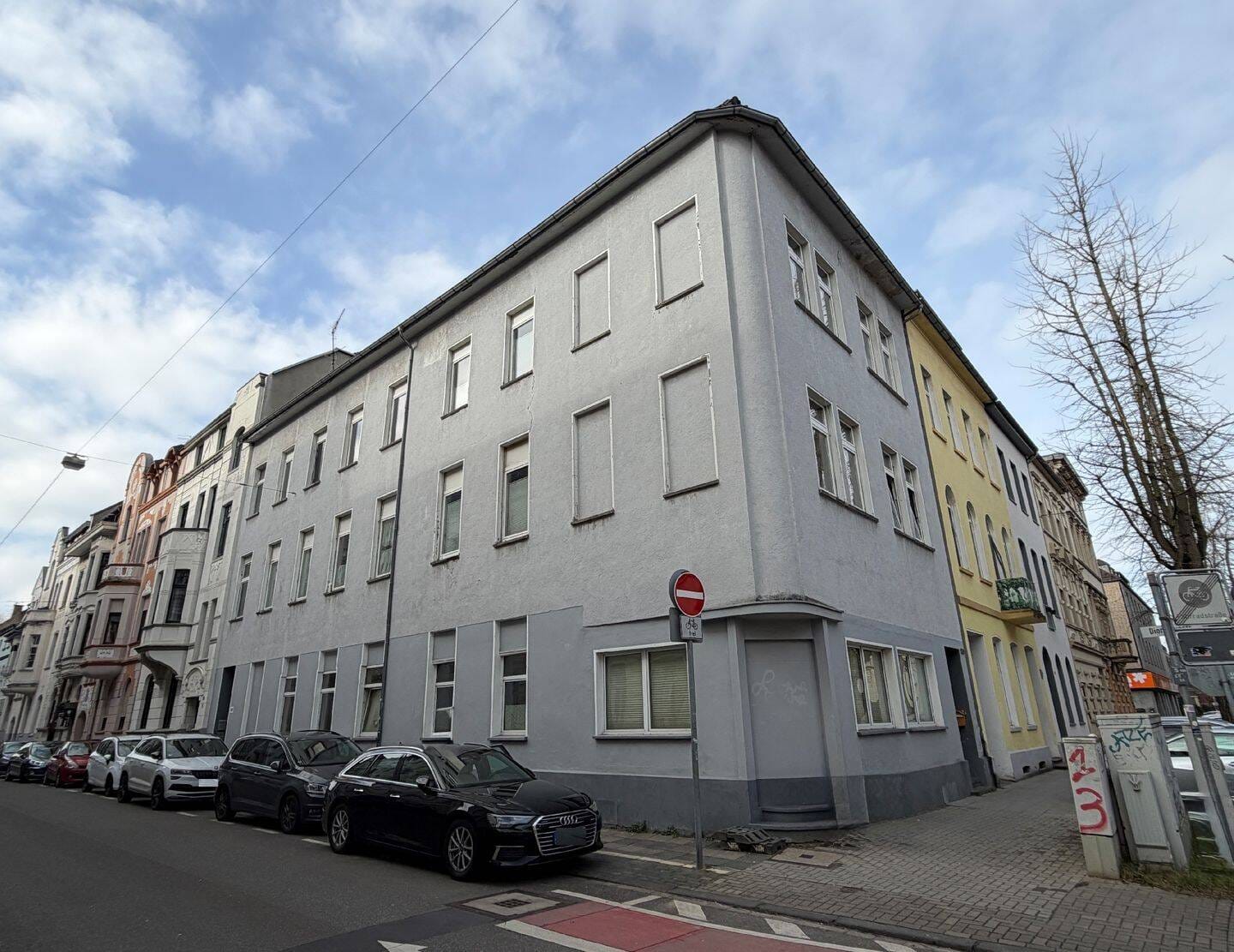 Immobilie in Krefeld - KR: 6-PARTEIENHAUS MIT MIETSTEIGERUNGSPOTENZIAL ZU KAUFEN - Bild 0