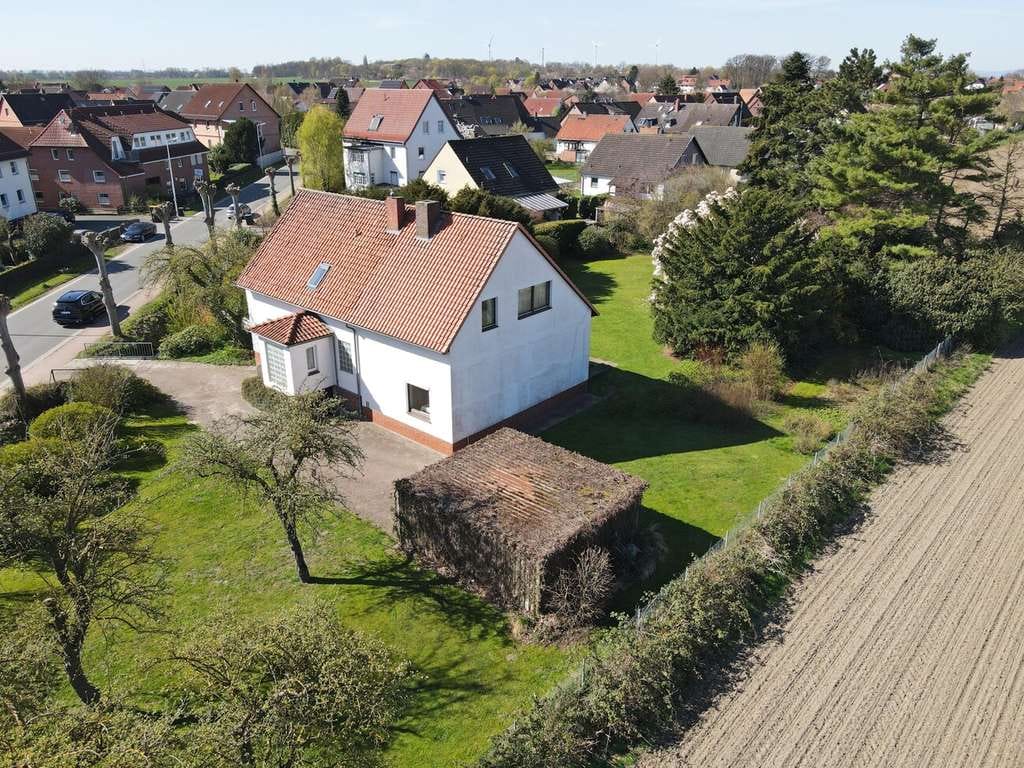 Immobilie in Sehnde - Charmantes Einfamilienhaus mit Anbau auf parkähnlichen Grundstück! - Bild 3