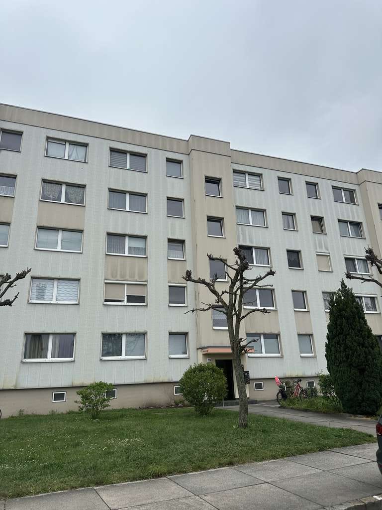 Immobilie in Ottendorf-Okrilla - Gepflegte Eigentumswohnung mit großem Gestaltungspotenzial in Ottendorf-Okrilla – - Bild 0