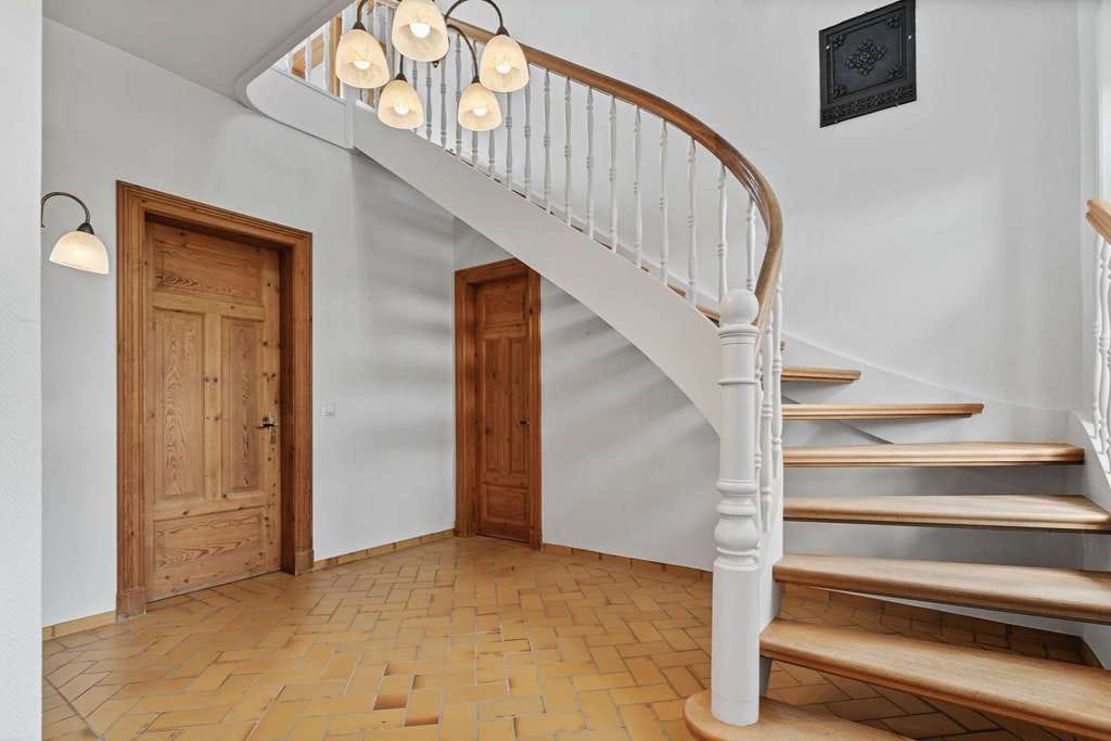 Immobilie in Ostenfeld (Husum) - Ortsprägendes Einfamilienhaus - Ihr Zuhause mit Charakter und Charme - Bild 2