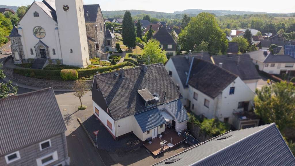 Immobilie in Meudt - Solides vollvermietetes 4 Parteienhaus mit Stellplätzen in zentraler Lage bei Wallmerod! - Bild 2