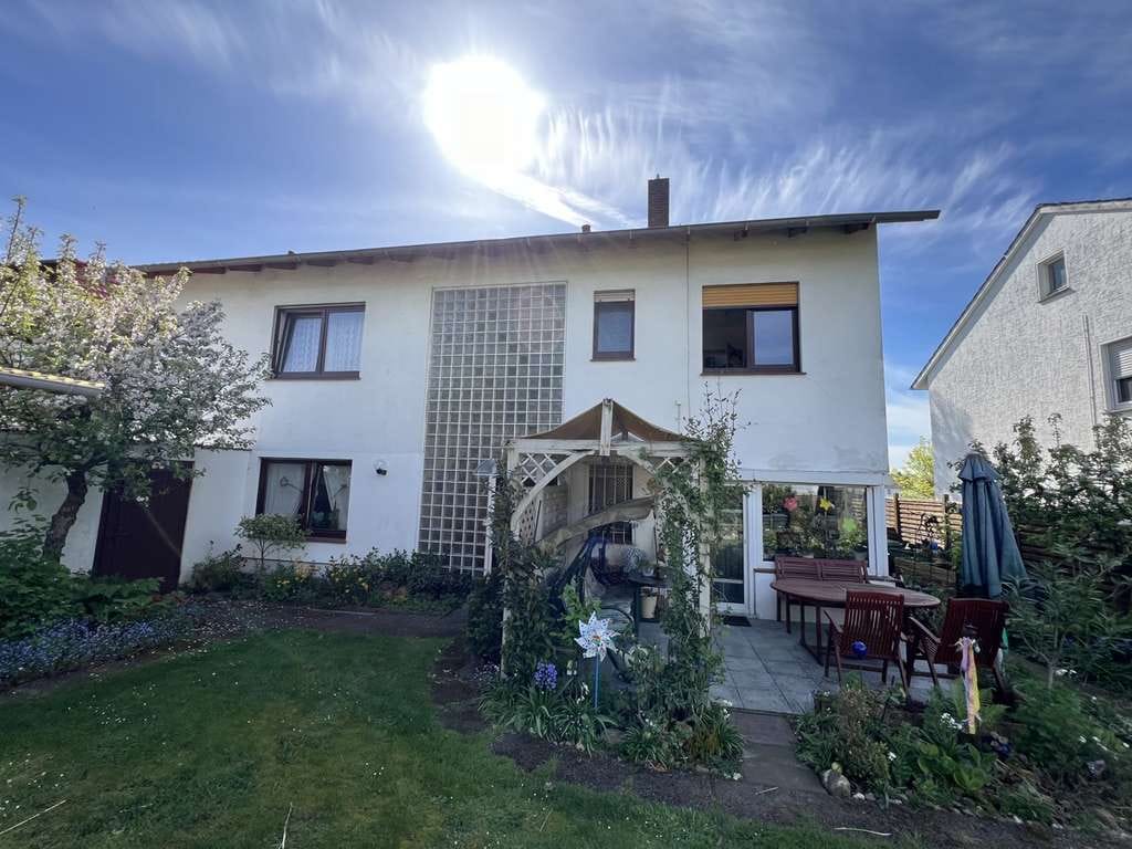 Immobilie in Espelkamp - Großzügiges Zweifamilienhaus in Gestringen – perfekt für Großfamilien oder Kapitalanleger - Bild 2