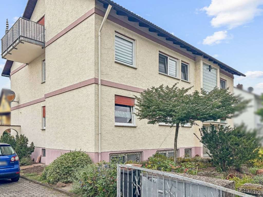 Immobilie in Großheubach - Seltene Gelegenheit: Voll vermietetes Vierfamilienhaus in Großheubach - Bild 1