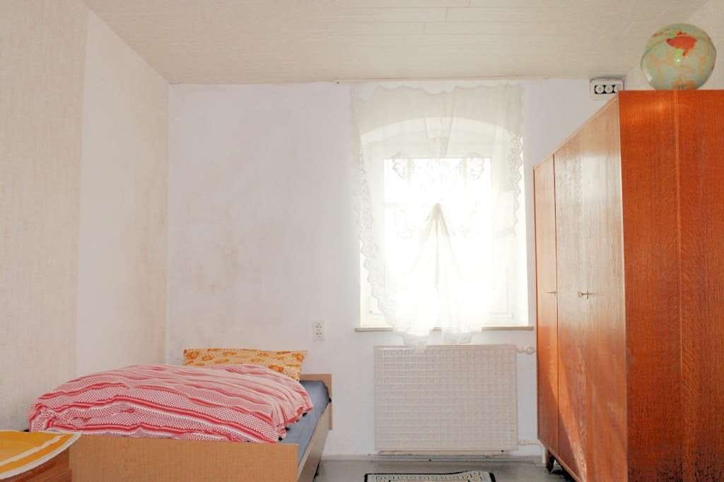 Immobilie in Löbau - Ebersdorf - EFH mit Doppelgarage & Werkstatt  - Bild 4