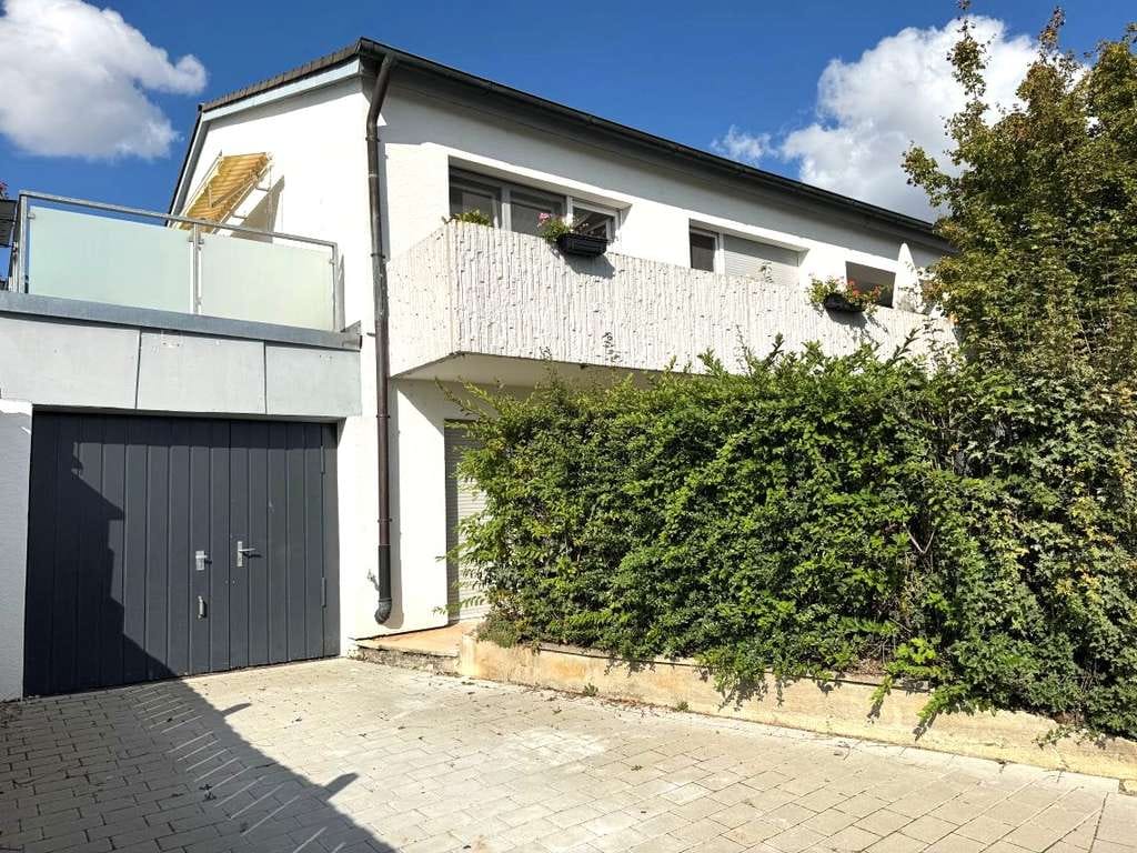 Immobilie in Oberriexingen - GROßES MODERNISIERTES 2-FAMILIENHAUS IN RUHIGER SACKGASSE VON OBERRIEXINGEN - Bild 0