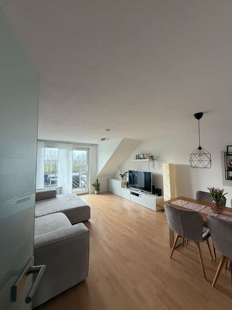 Immobilie in Holzgerlingen - 2-Zimmer Dachgeschosswohnung mit Stellplatz in Holzgerlingen - Bild 0