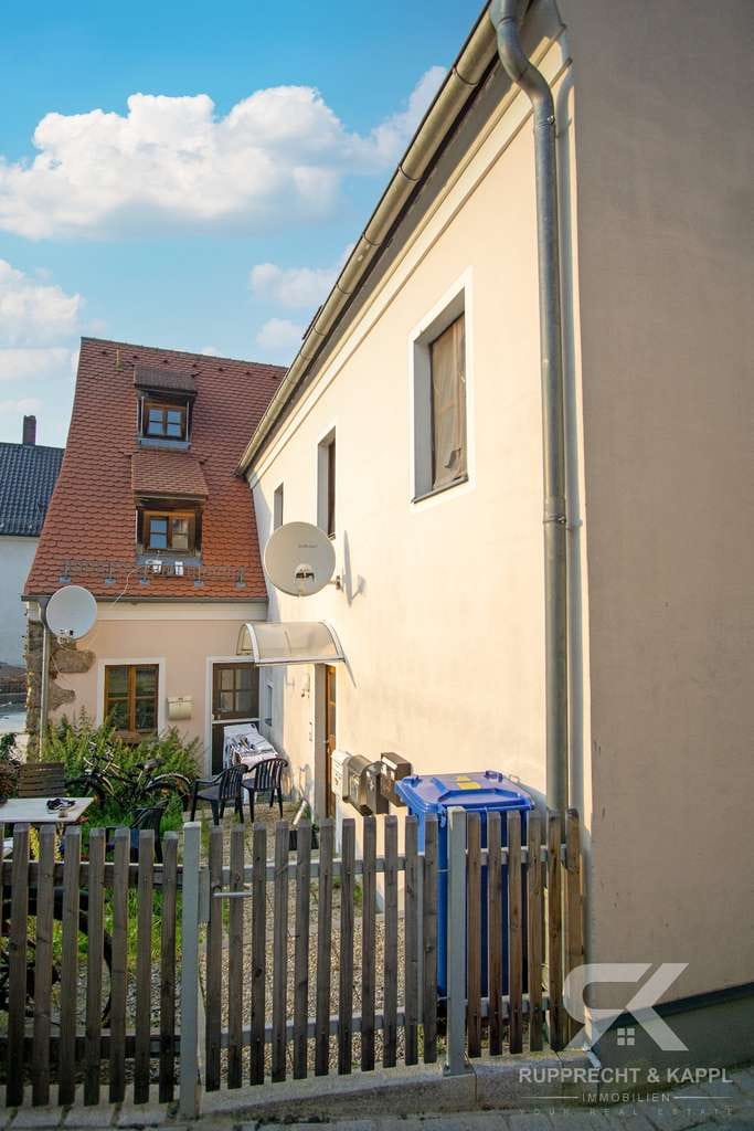 Immobilie in Vohenstrauß - Staat als Mieter: Renditestarkes Mehrfamilienhaus mit langfristiger Sicherheit und knapp 9% Rendite - Bild 3